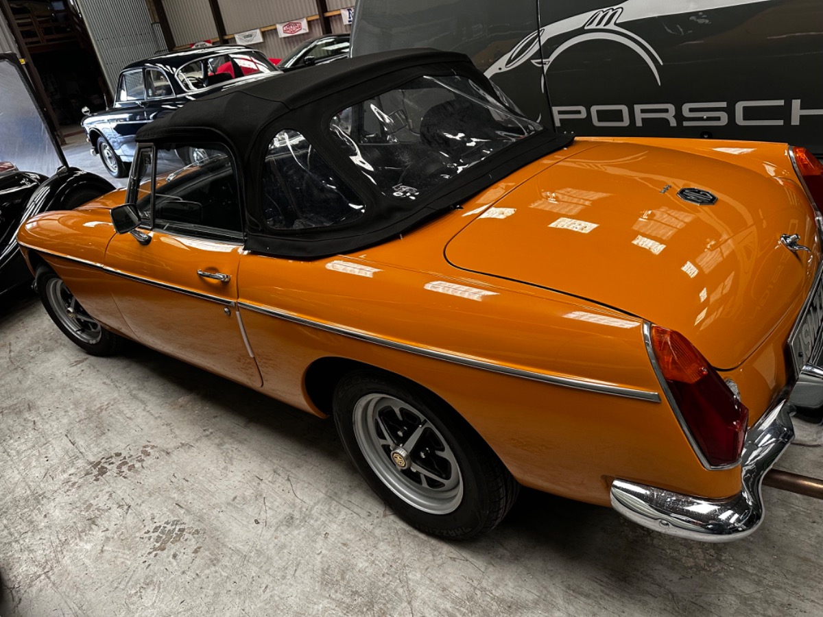 1972 MG MGB Image 4